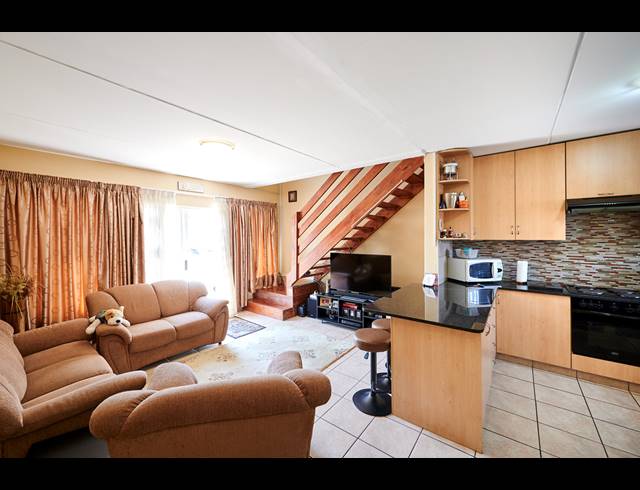 2 BEDROOM TOWNHOUSE FOR SALE IN NOORDWYK